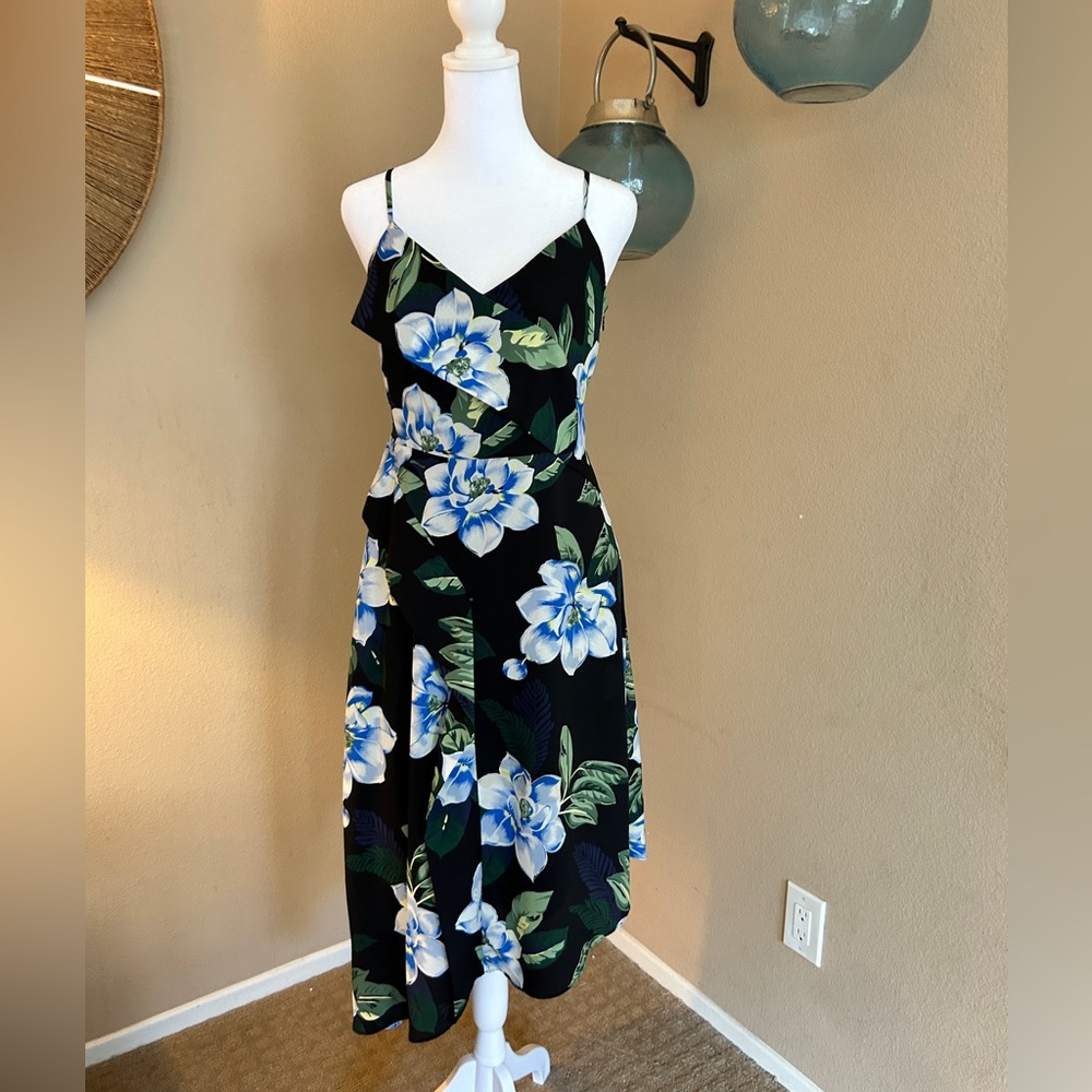 Banana Republic, summer dress, Size 2, Asymmetrical Skirt